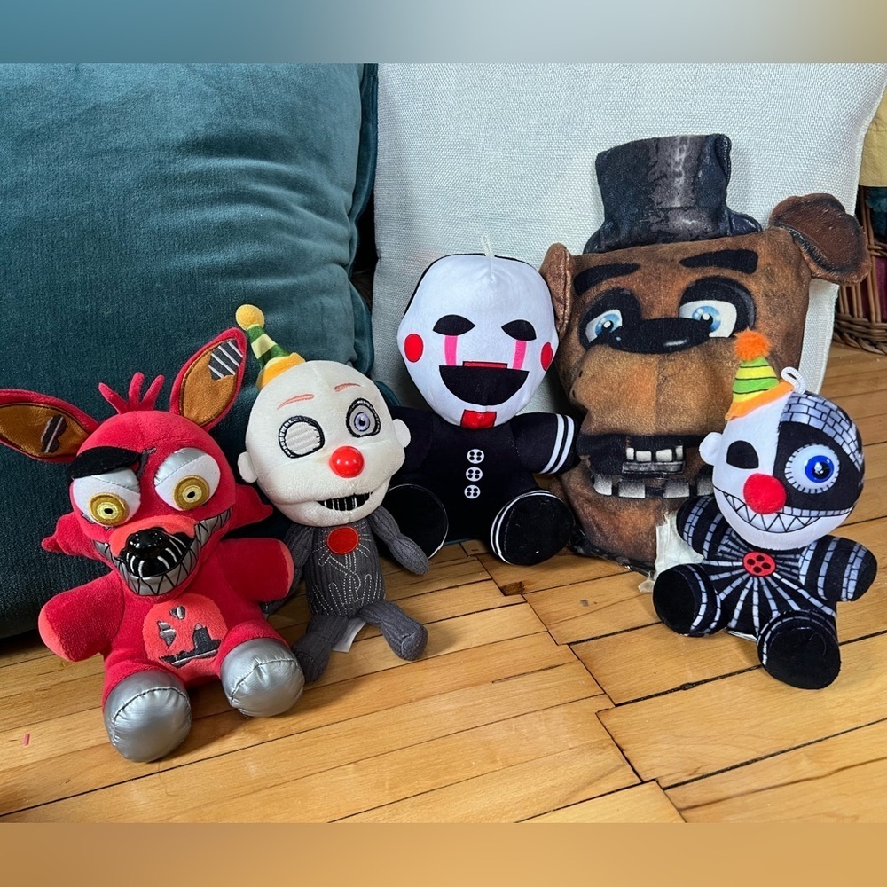 Five Nights At Freddy’s collectible plush bundle horror‎ plush
